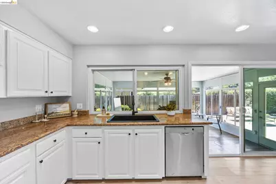 2715 Lyon Cir, Concord, CA 94518 - Photo 9