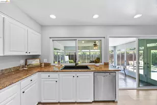 2715 Lyon Cir, Concord, CA 94518 - Photo 9