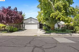 2715 Lyon Cir, Concord, CA 94518 - Photo 1