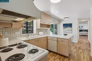 135 Canon Dr, Orinda, CA 94563 - Photo 9