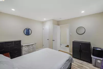 6007 San Pablo Ave, Oakland, CA 94608 - Photo 31