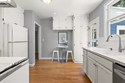 859 Sunnyhills Rd, Oakland, CA 94610 - Photo 17