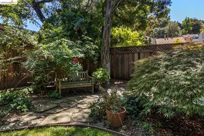 859 Sunnyhills Rd, Oakland, CA 94610 - Photo 39