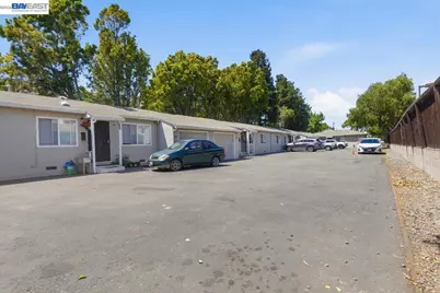 882 Tennyson Rd, Hayward, CA 94544 - Photo 11