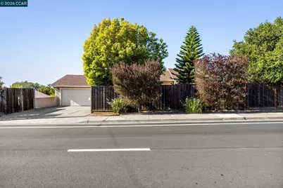 27468 Hayward Blvd, Hayward, CA 94542 - Photo 1