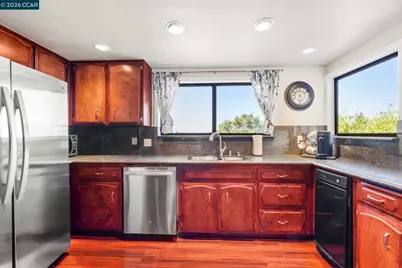 27468 Hayward Blvd, Hayward, CA 94542 - Photo 17