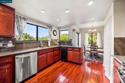 27468 Hayward Blvd, Hayward, CA 94542 - Photo 13