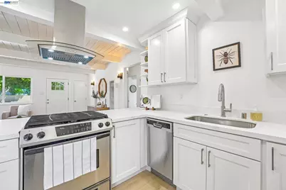 606 9th St, Santa Rosa, CA 95401 - Photo 27