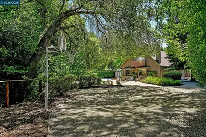 110 Rose Street, Walnut Creek, CA 94595 - Photo 43