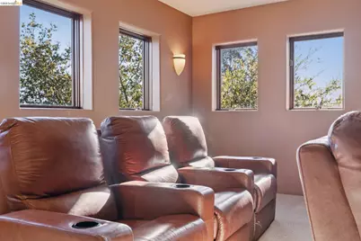 6611 Elverton Dr, Oakland, CA 94611 - Photo 67