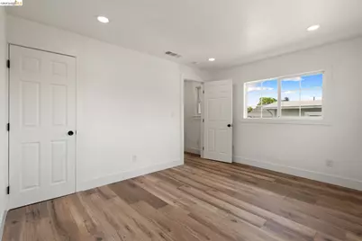 4006 Carrington St, Oakland, CA 94601 - Photo 29
