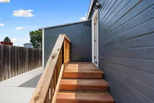 4006 Carrington St, Oakland, CA 94601 - Photo 37