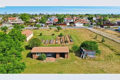 209 Honey Ln, Oakley, CA 94561 - Photo 11