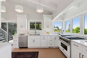 6200 Wood Dr, Oakland, CA 94611 - Photo 33