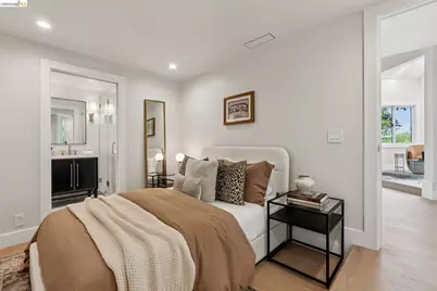 6200 Wood Dr, Oakland, CA 94611 - Photo 17