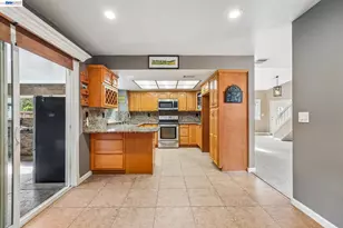 109 Crownpointe Dr, Vallejo, CA 94591 - Photo 21