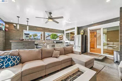 109 Crownpointe Dr, Vallejo, CA 94591 - Photo 29