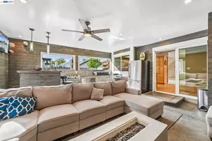 109 Crownpointe Dr, Vallejo, CA 94591 - Photo 29