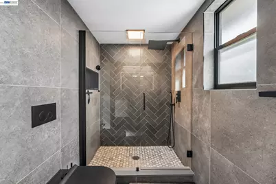 109 Crownpointe Dr, Vallejo, CA 94591 - Photo 17