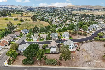109 Crownpointe Dr, Vallejo, CA 94591 - Photo 41