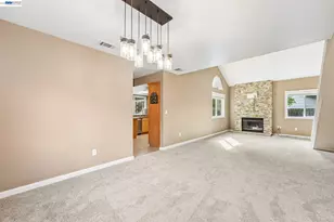 109 Crownpointe Dr, Vallejo, CA 94591 - Photo 5