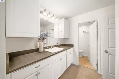 960 Shorepoint Court #214, Alameda, CA 94501 - Photo 25