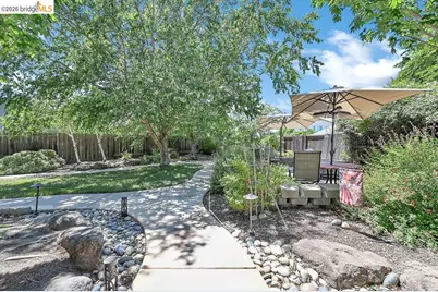 1225 Tarrogana Dr, Tracy, CA 95376 - Photo 23