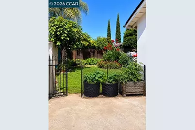 251 E 17th Street, Pittsburg, CA 94565 - Photo 11