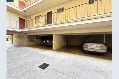 10 Moss Ave #15, Oakland, CA 94610 - Photo 15