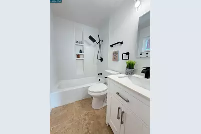 10 Moss Ave #15, Oakland, CA 94610 - Photo 15