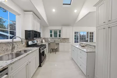 3426 Pierson St, Oakland, CA 94619 - Photo 13