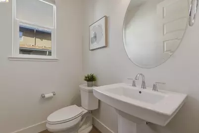 467 Mitchell Ave, Alameda, CA 94501 - Photo 25