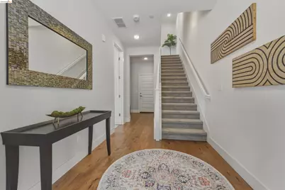 467 Mitchell Ave, Alameda, CA 94501 - Photo 3