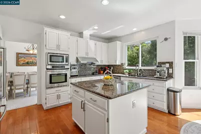 242 El Pueblo Pl, Clayton, CA 94517 - Photo 11