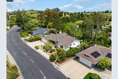 61 Sullivan Dr, Moraga, CA 94556 - Photo 49