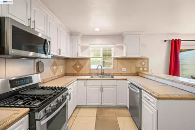 8591 Beverly Ln, Dublin, CA 94568 - Photo 13