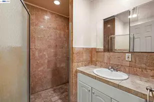 8591 Beverly Ln, Dublin, CA 94568 - Photo 17