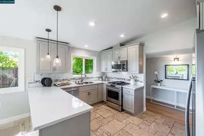 11 Dale Court, Lafayette, CA 94595 - Photo 9