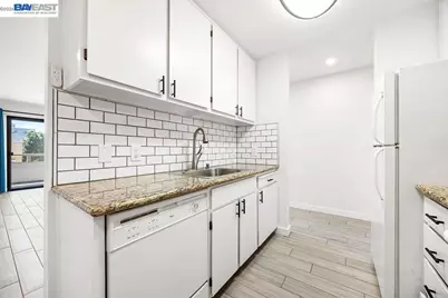 2077 Washington Ave #212, San Leandro, CA 94577 - Photo 17