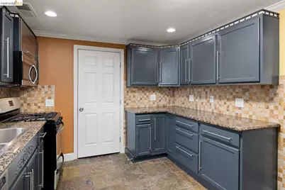 7523 Outlook Ave, Oakland, CA 94605 - Photo 43