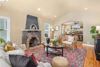 7523 Outlook Ave, Oakland, CA 94605 - Photo 3