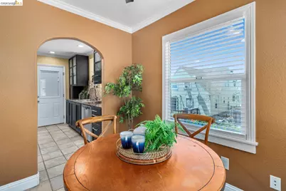 7523 Outlook Ave, Oakland, CA 94605 - Photo 13