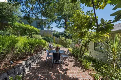 8 Mosswood Rd, Berkeley, CA 94704 - Photo 41