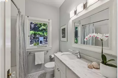 8 Mosswood Rd, Berkeley, CA 94704 - Photo 25