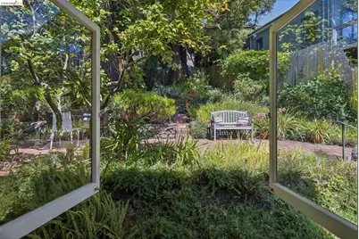 8 Mosswood Rd, Berkeley, CA 94704 - Photo 27
