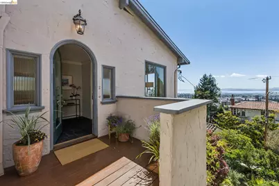 8 Mosswood Rd, Berkeley, CA 94704 - Photo 3