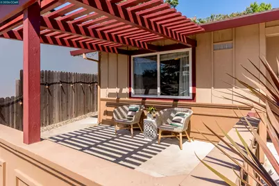 144 Dartmouth Pl, Benicia, CA 94510 - Photo 3