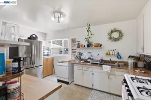 882 Tennyson Rd, Hayward, CA 94544 - Photo 13