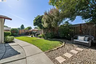 7403 Hillsdale Dr, Pleasanton, CA 94588 - Photo 53