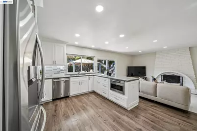 7403 Hillsdale Dr, Pleasanton, CA 94588 - Photo 15